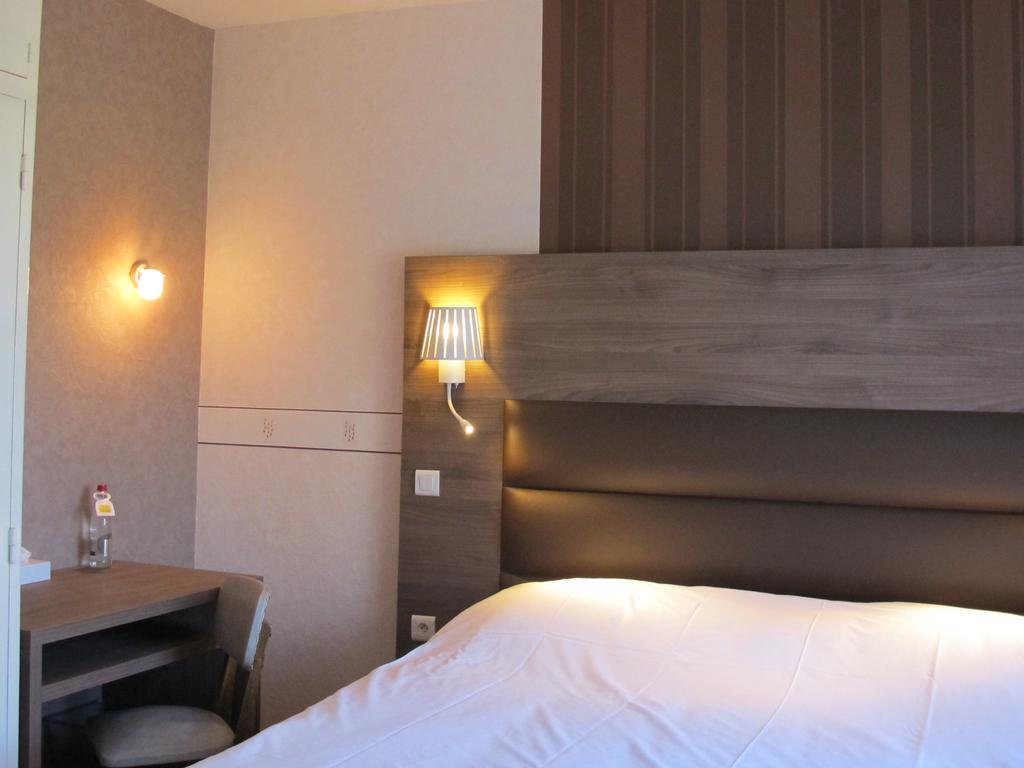 Logis Deshors-Foujanet Hotel Chamboulive Екстериор снимка