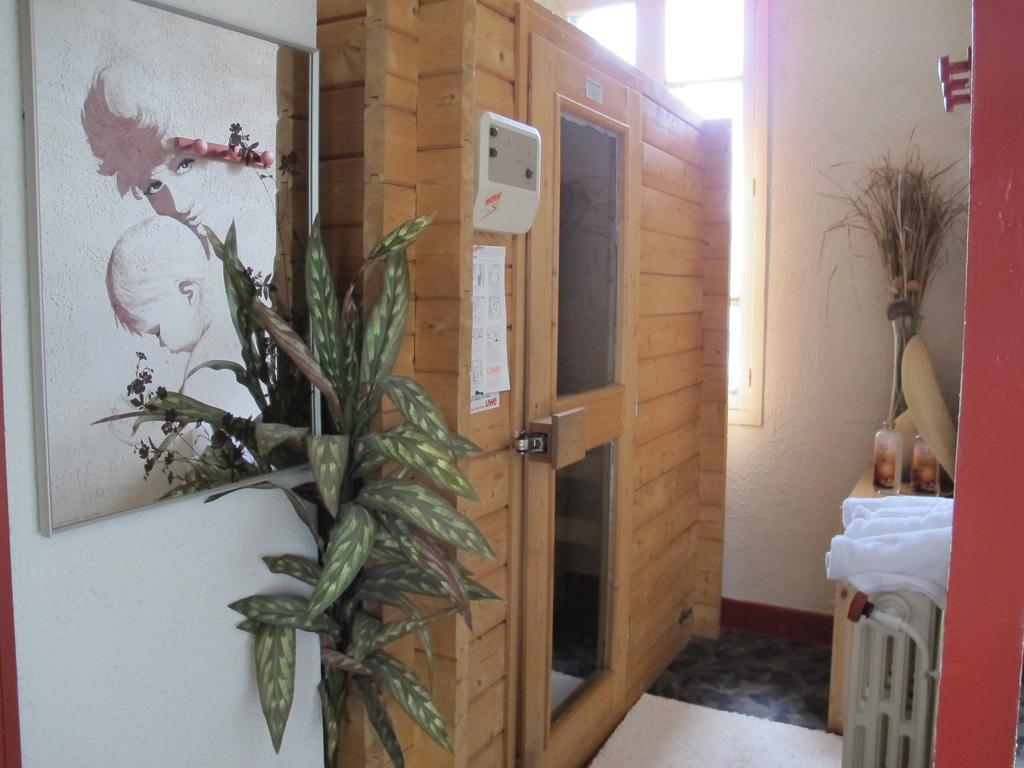 Logis Deshors-Foujanet Hotel Chamboulive Екстериор снимка